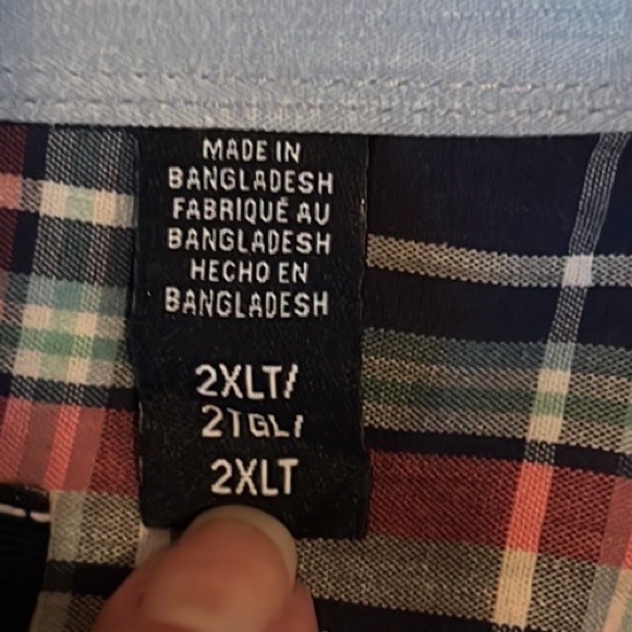 7. izod Short Sleeve Men’s Shirt in Plaid - Picture 8 of 9